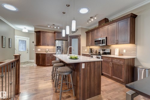 210 50 Heatherglen Drive, Spruce Grove, AB - Indoor Photo Showing Kitchen With Upgraded Kitchen