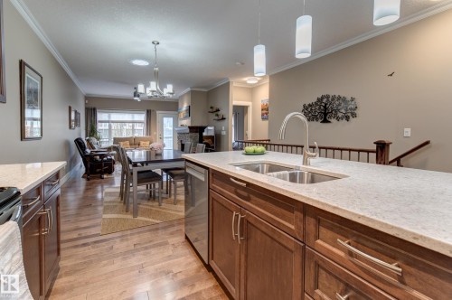 210 50 Heatherglen Drive, Spruce Grove, AB - Indoor Photo Showing Kitchen With Double Sink