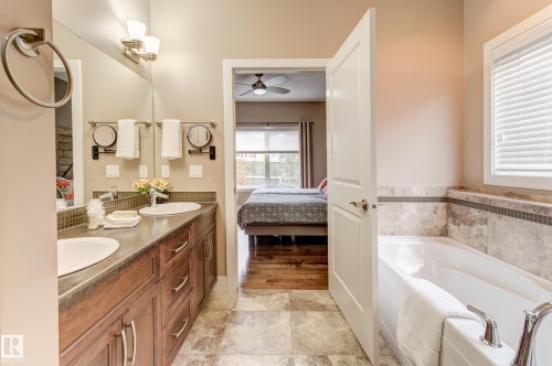 210 50 Heatherglen Drive, Spruce Grove, AB - Indoor Photo Showing Bathroom