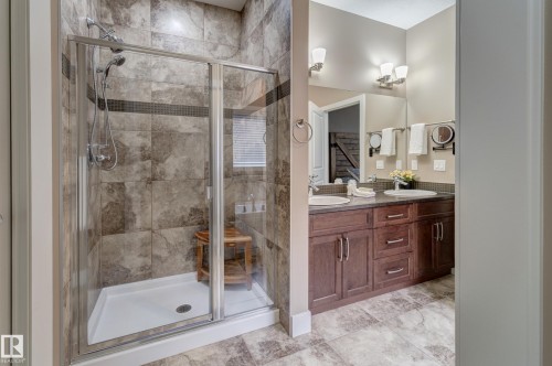 210 50 Heatherglen Drive, Spruce Grove, AB - Indoor Photo Showing Bathroom