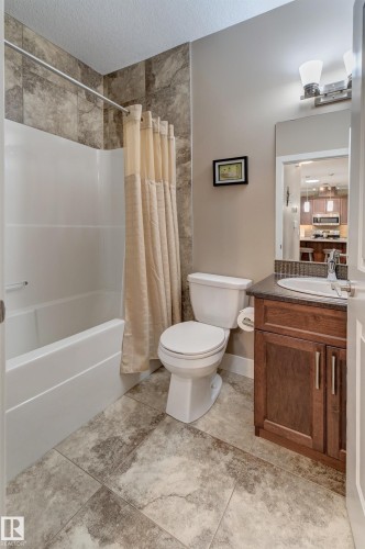 210 50 Heatherglen Drive, Spruce Grove, AB - Indoor Photo Showing Bathroom