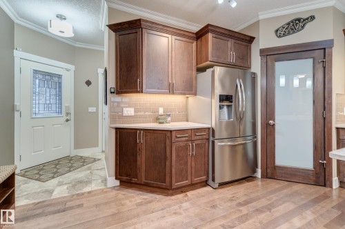 210 50 Heatherglen Drive, Spruce Grove, AB - Indoor Photo Showing Kitchen