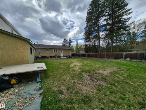 11740 University Avenue, Edmonton, AB - Outdoor