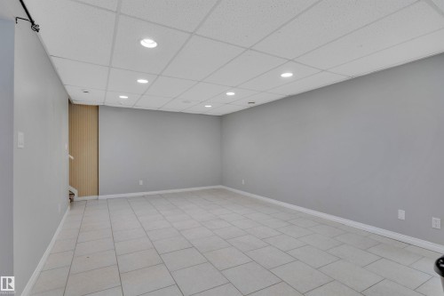 11719 152A Avenue, Edmonton, AB - Indoor Photo Showing Other Room
