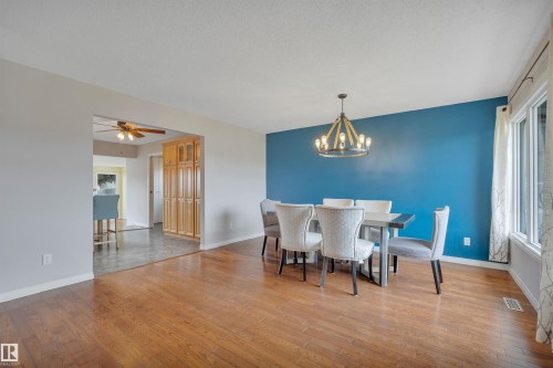 11719 152A Avenue, Edmonton, AB - Indoor Photo Showing Dining Room