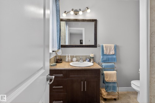 21 Beaverhill View Cr, Tofield, AB - Indoor Photo Showing Bathroom