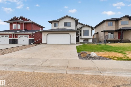 21 Beaverhill View Cr, Tofield, AB - Outdoor With Facade