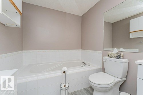 3242 38 Avenue, Edmonton, AB - Indoor Photo Showing Bathroom