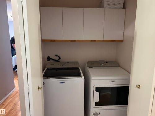 Mian level laundry - 3242 38 Avenue, Edmonton, AB - Indoor Photo Showing Laundry Room