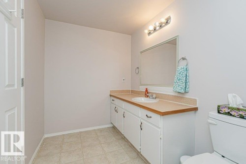 3242 38 Avenue, Edmonton, AB - Indoor Photo Showing Bathroom