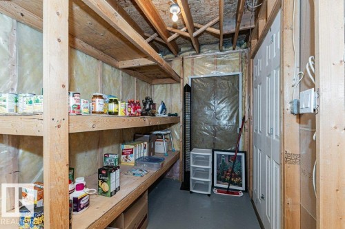 3242 38 Avenue, Edmonton, AB - Indoor