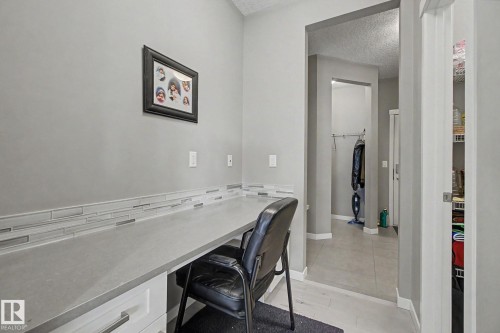 2233 56 Street, Edmonton, AB - Indoor