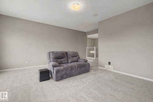 2233 56 Street, Edmonton, AB - Indoor