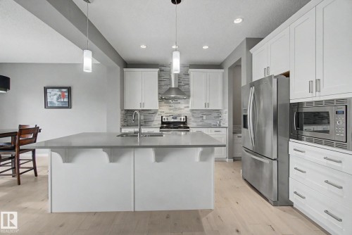 2233 56 Street, Edmonton, AB - Indoor Photo Showing Kitchen With Stainless Steel Kitchen With Upgraded Kitchen