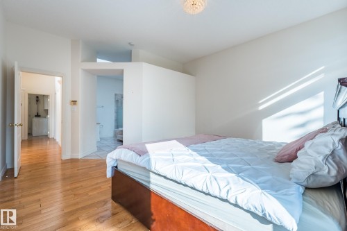 189 Blackburn Drive W, Edmonton, AB - Indoor Photo Showing Bedroom