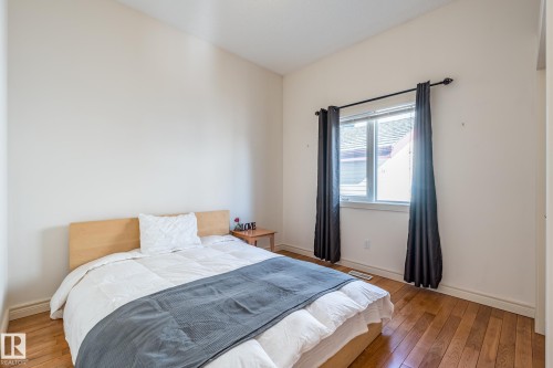 189 Blackburn Drive W, Edmonton, AB - Indoor Photo Showing Bedroom