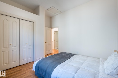 189 Blackburn Drive W, Edmonton, AB - Indoor Photo Showing Bedroom