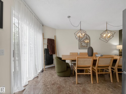 7211 78 Ave, Edmonton, AB - Indoor Photo Showing Dining Room