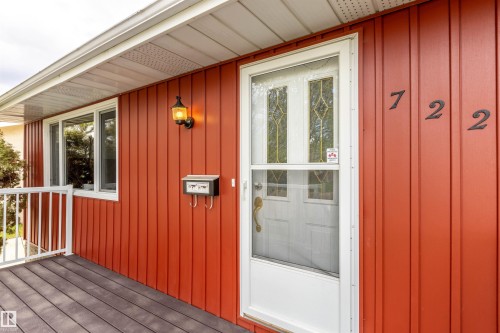 722 GRANDIN Drive  Morinville, AB T8R 1K2