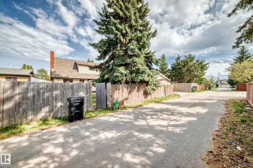 Rear alley access providing additional property entry - 9528 189 Street, Edmonton, AB - Outdoor