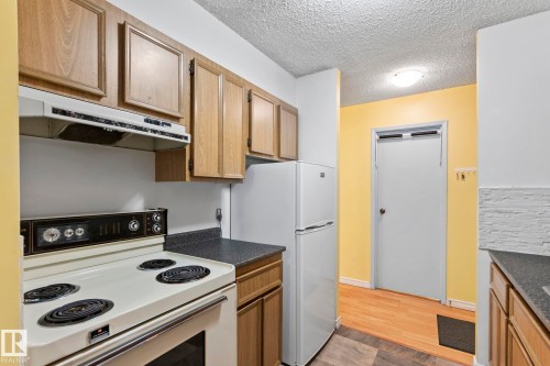 712 12841 65 Street, Edmonton, AB - Indoor Photo Showing Kitchen