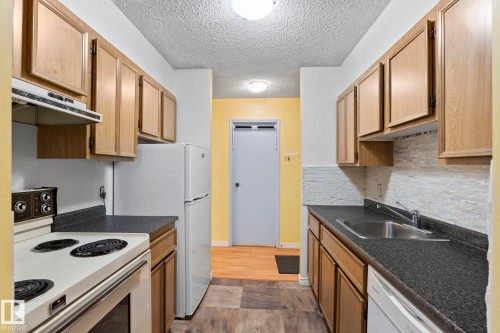 712 12841 65 Street, Edmonton, AB - Indoor Photo Showing Kitchen