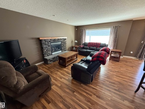 21113 92A Avenue, Edmonton, AB 