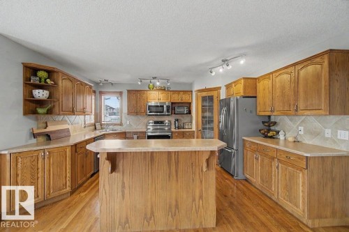 16516 87 Street, Edmonton, AB 