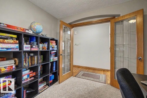 16516 87 Street, Edmonton, AB 