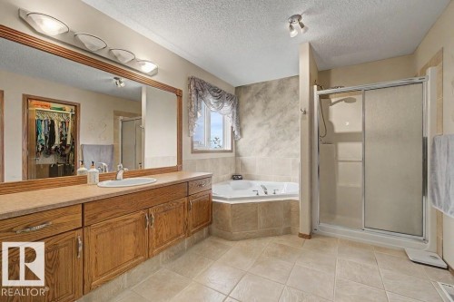 16516 87 Street, Edmonton, AB 