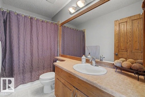 16516 87 Street, Edmonton, AB 