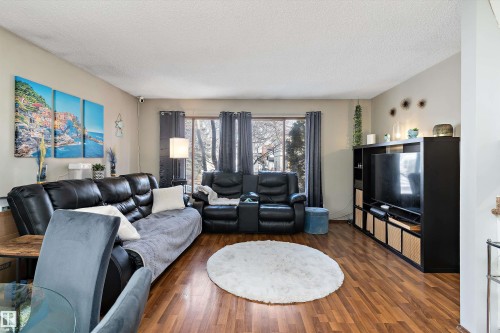 12916 69 Street, Edmonton, AB - Indoor Photo Showing Living Room
