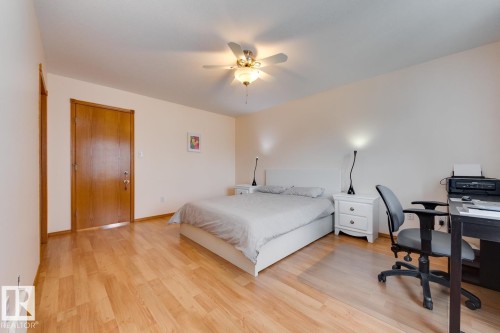 10816 67 Avenue, Edmonton, AB - Indoor Photo Showing Bedroom