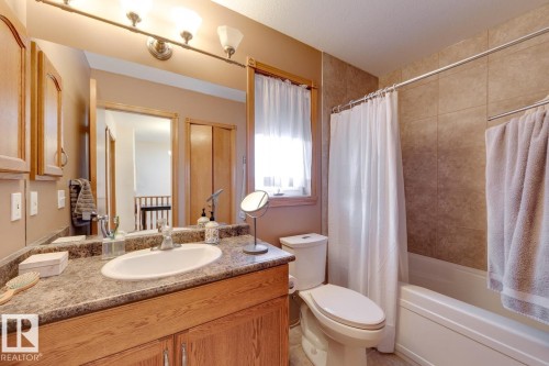10816 67 Avenue, Edmonton, AB - Indoor Photo Showing Bathroom