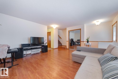 10816 67 Avenue, Edmonton, AB - Indoor Photo Showing Living Room