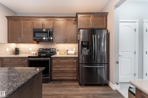 49 Wilson Close, Fort Saskatchewan, AB - Indoor Photo Showing Kitchen