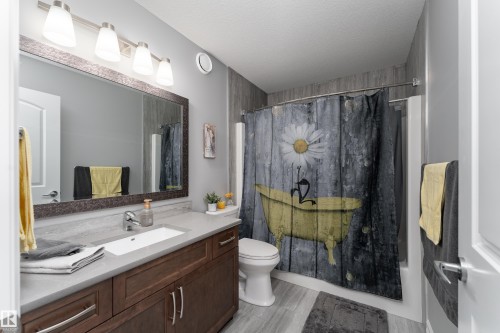 49 Wilson Close, Fort Saskatchewan, AB - Indoor Photo Showing Bathroom