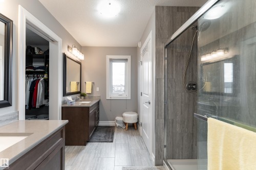 49 Wilson Close, Fort Saskatchewan, AB - Indoor Photo Showing Bathroom