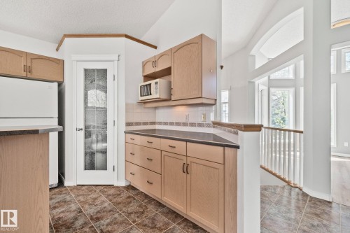 522 Hunters Way, Edmonton, AB 