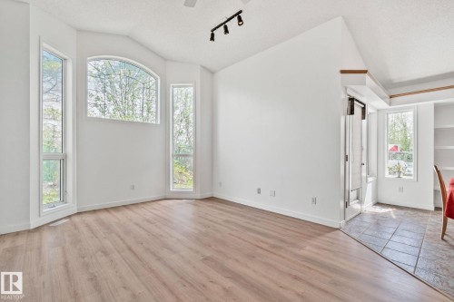 522 Hunters Way, Edmonton, AB 