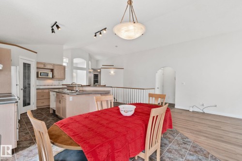 522 Hunters Way, Edmonton, AB 