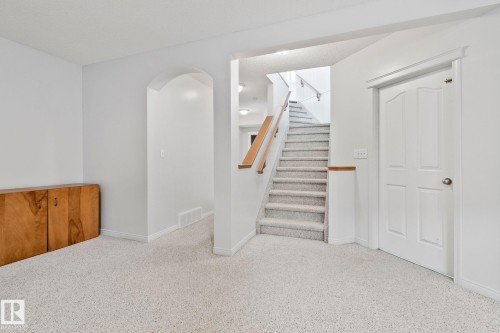 522 Hunters Way, Edmonton, AB 