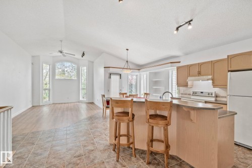 522 Hunters Way, Edmonton, AB 