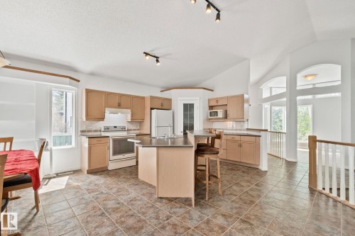 522 Hunters Way, Edmonton, AB 