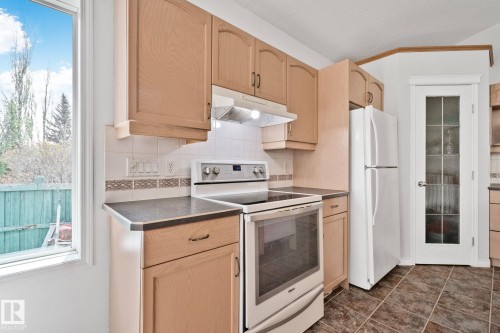 522 Hunters Way, Edmonton, AB 