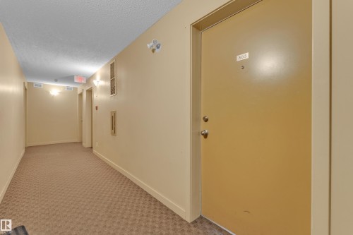 303 111 Watt Common, Edmonton, AB - Indoor Photo Showing Other Room