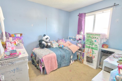 Image quality insufficient for description - 14820 140 Street, Edmonton, AB - Indoor Photo Showing Bedroom