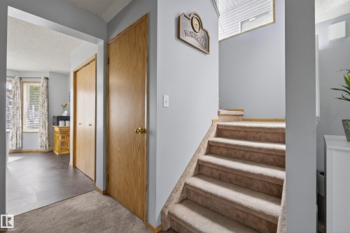 1517 Jarvis Crescent, Edmonton, AB - Indoor Photo Showing Other Room