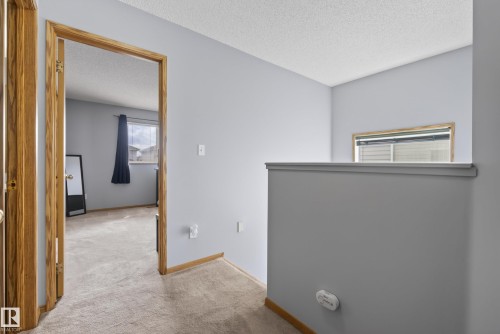 1517 Jarvis Crescent, Edmonton, AB - Indoor Photo Showing Other Room