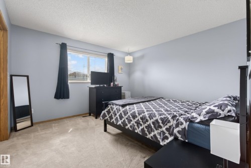 1517 Jarvis Crescent, Edmonton, AB - Indoor Photo Showing Bedroom